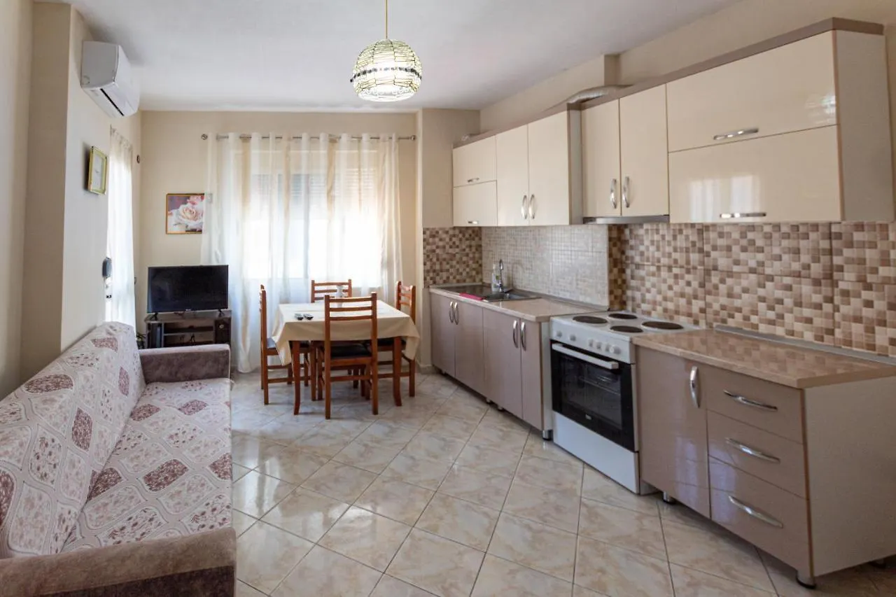 Seaside Retreat - 1 Bedroom Apartment By The Beach Dıraç